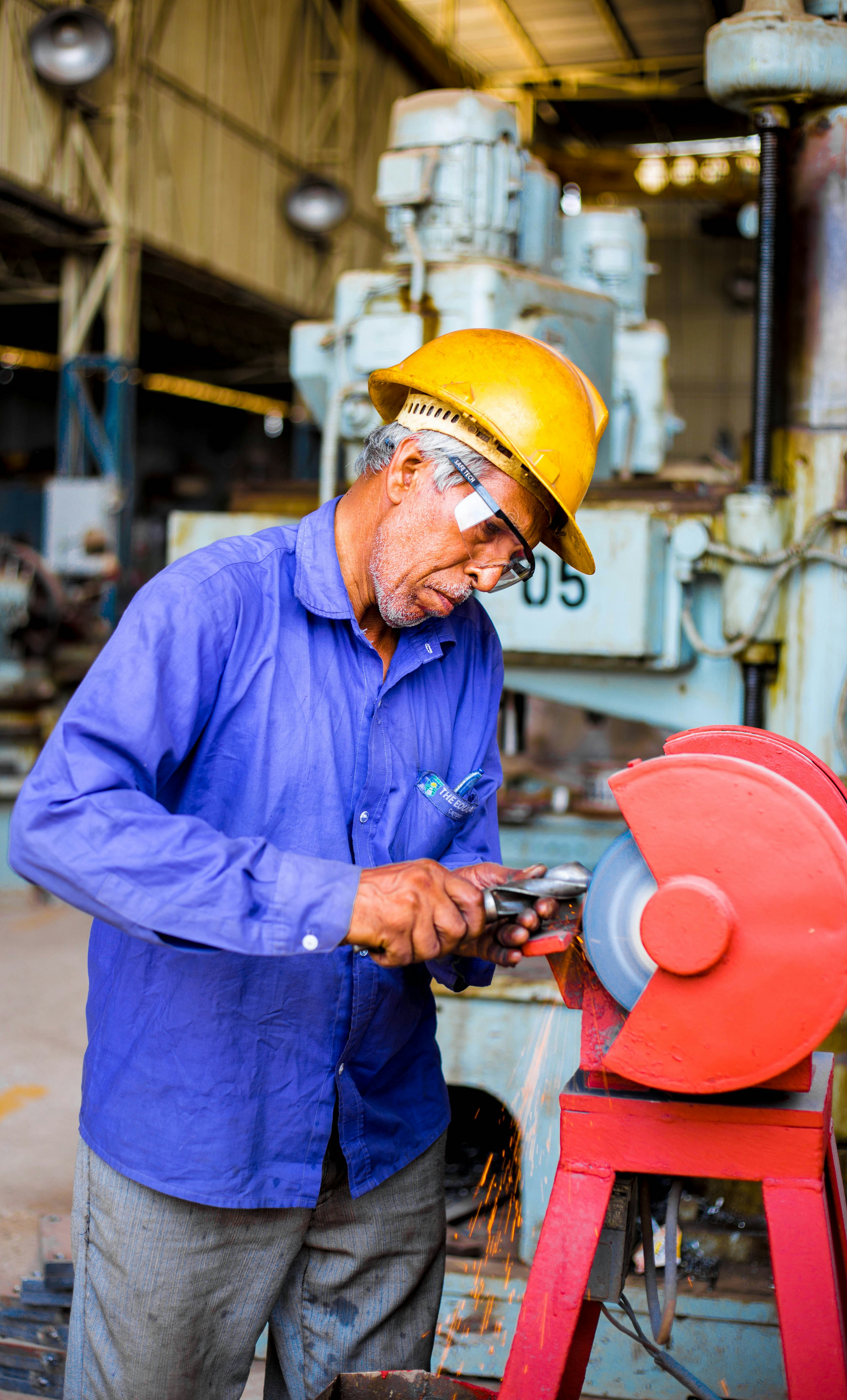 Worker preparing a mould